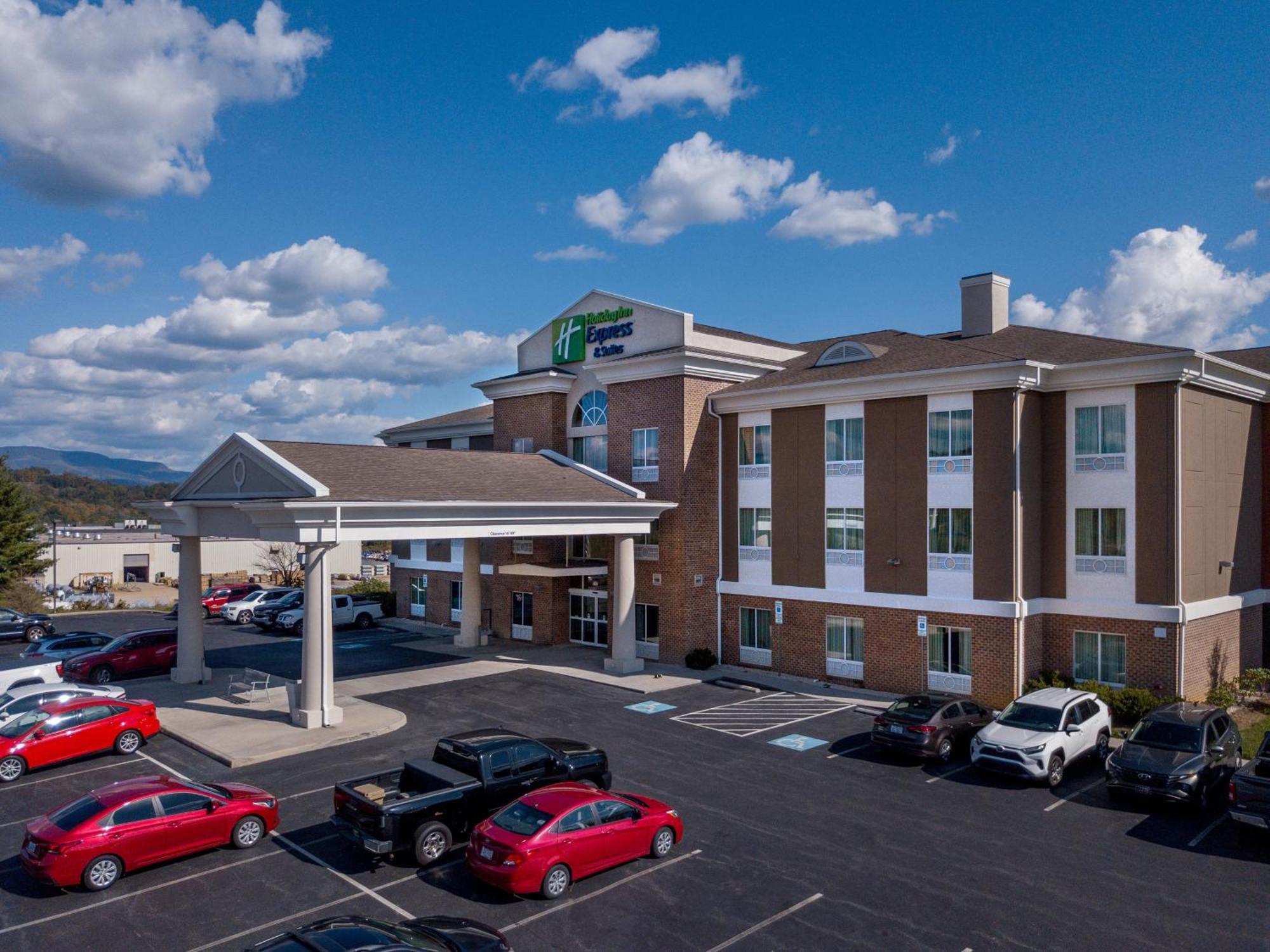 Holiday Inn Express & Suites Lebanon By Ihg Exterior foto